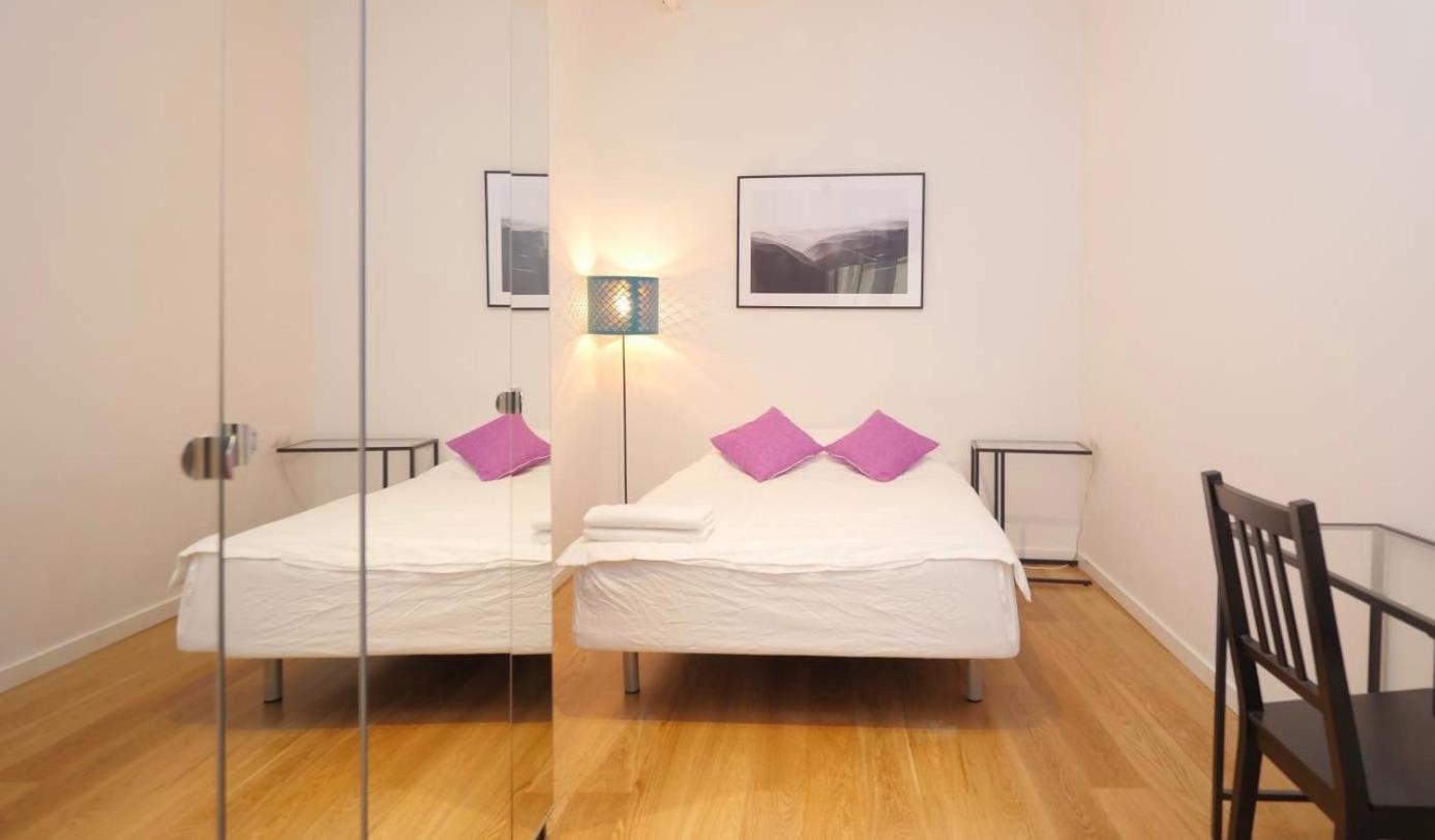 Oasis Apartments & Studios Old Town Center Барселона Екстериор снимка