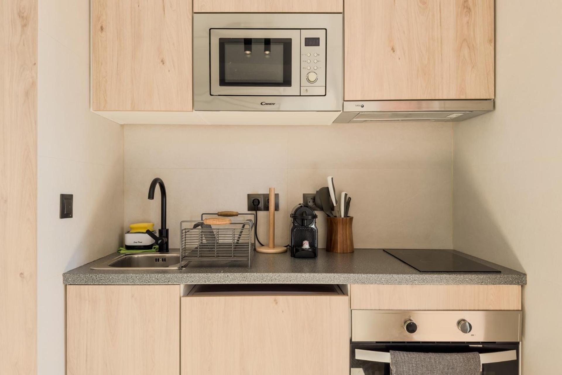 Oasis Apartments & Studios Old Town Center Барселона Екстериор снимка
