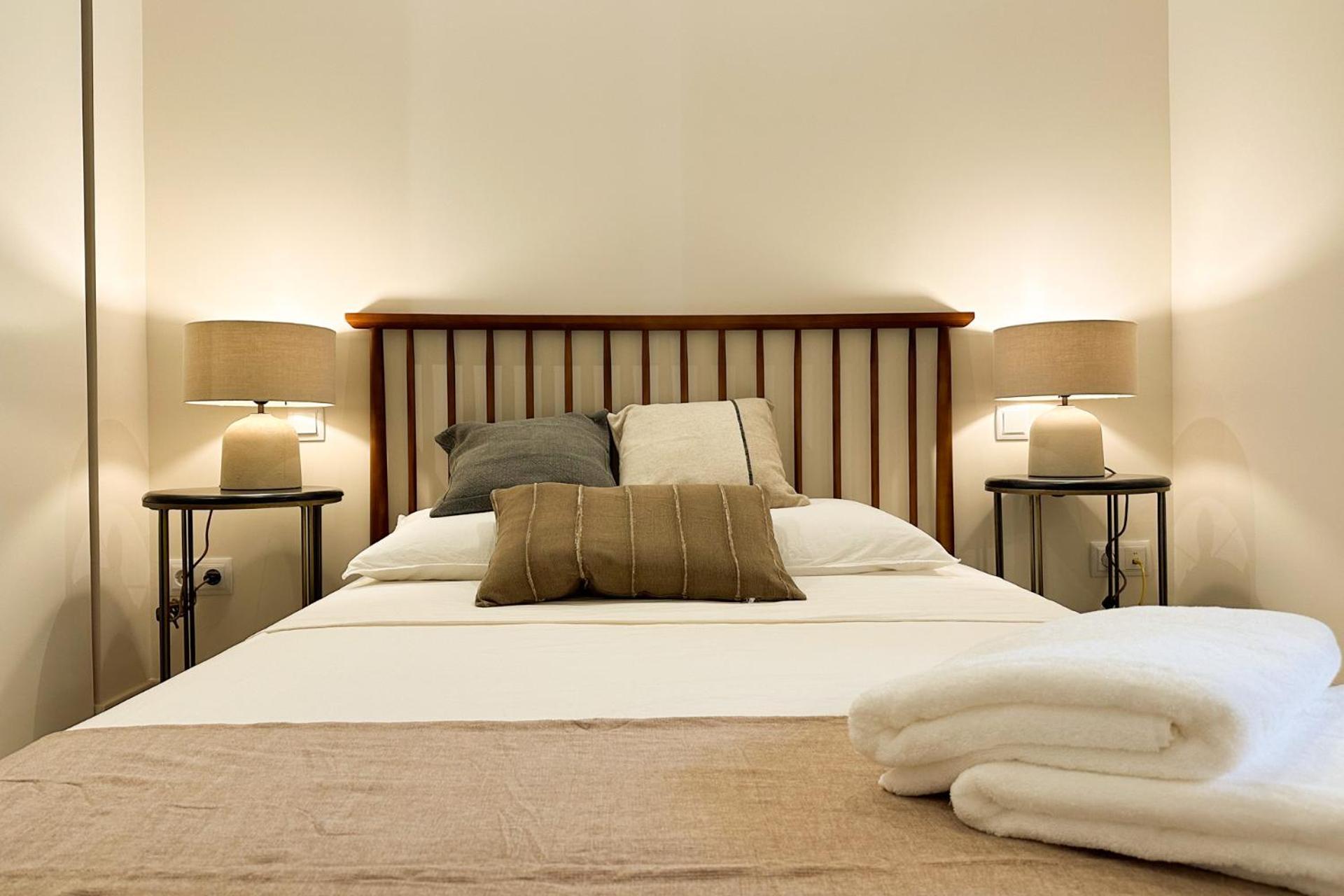 Oasis Apartments & Studios Old Town Center Барселона Екстериор снимка