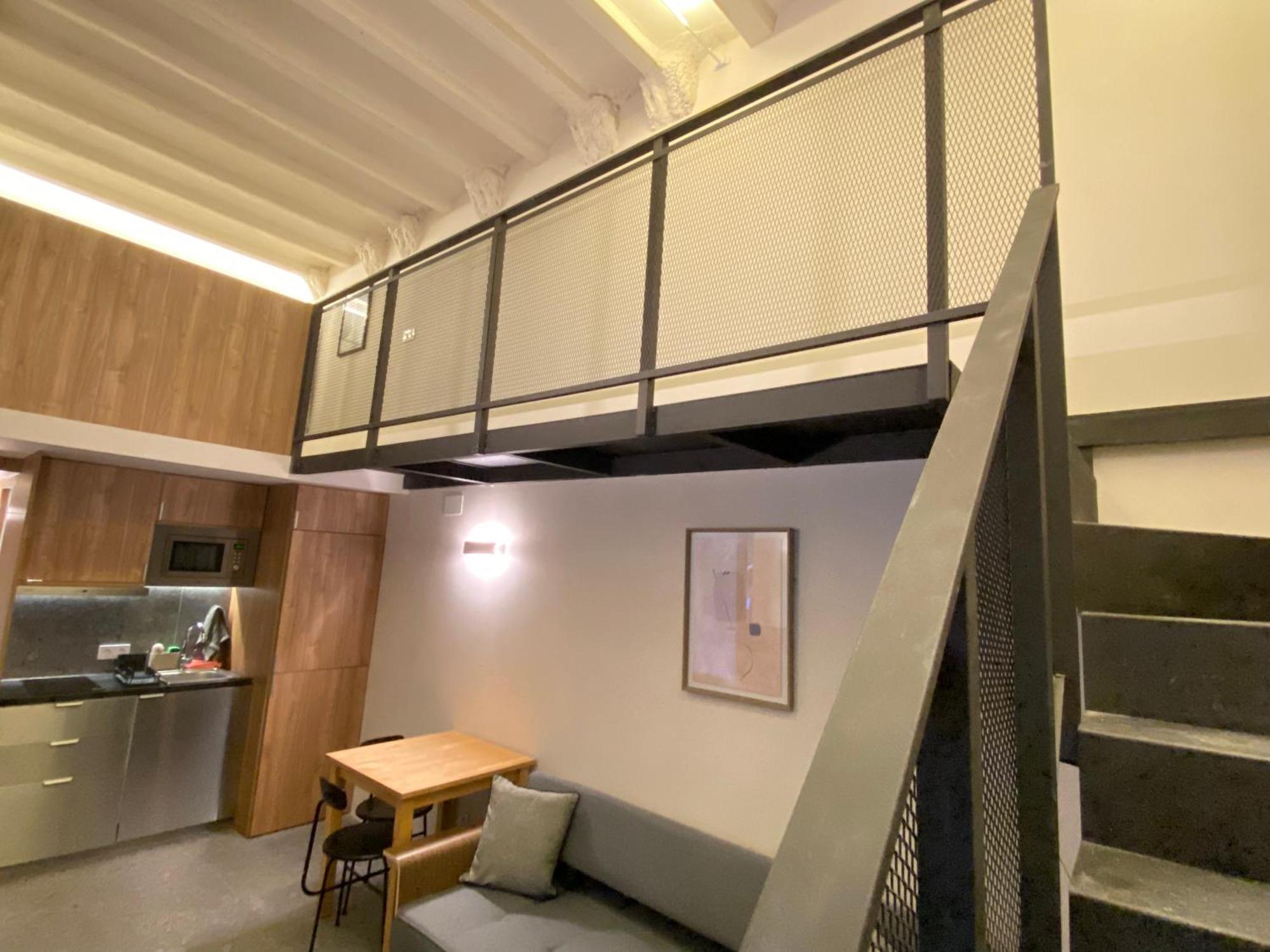Oasis Apartments & Studios Old Town Center Барселона Екстериор снимка