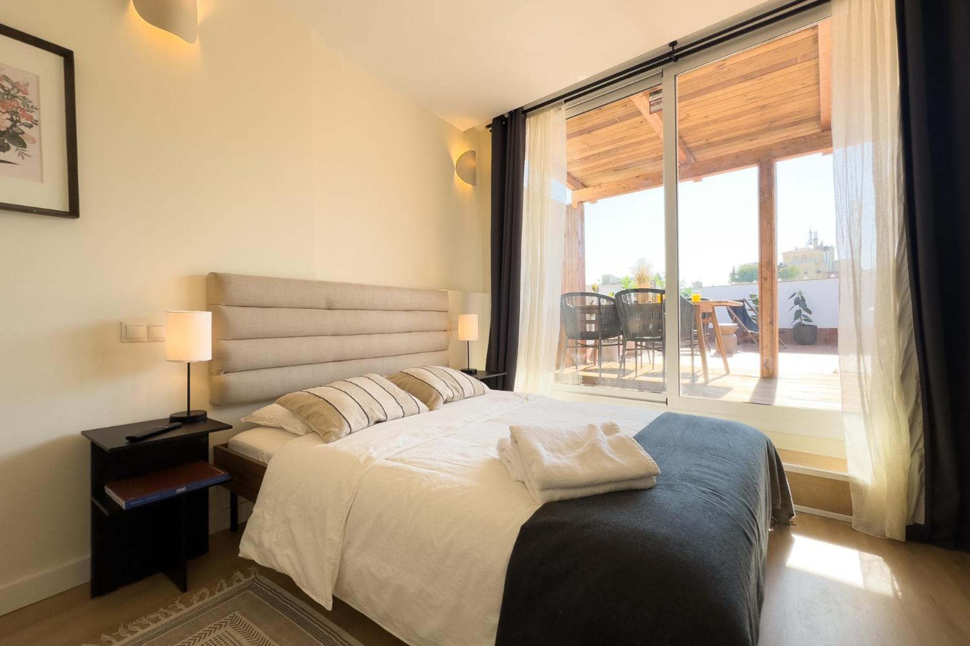 Oasis Apartments & Studios Old Town Center Барселона Екстериор снимка